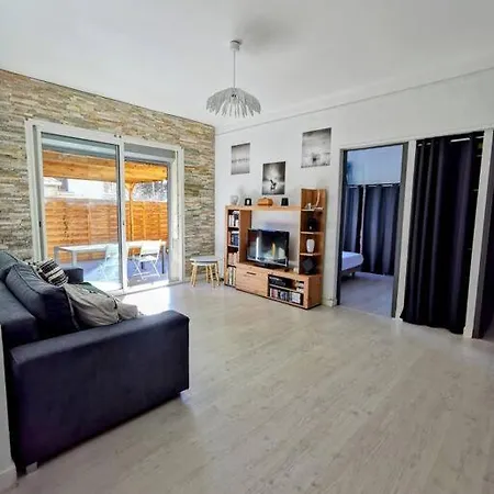 Au Centre D'agde Apartment *